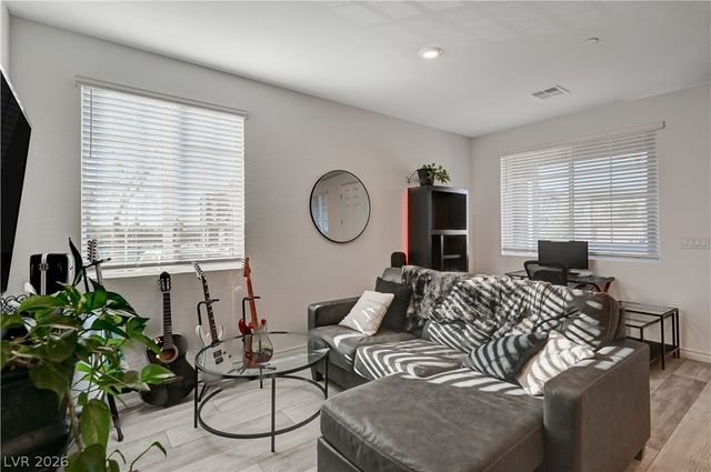 7336 North Decatur Boulevard 2, Las Vegas, NV 89131