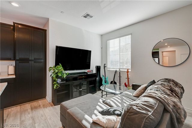 7336 North Decatur Boulevard 2, Las Vegas, NV 89131