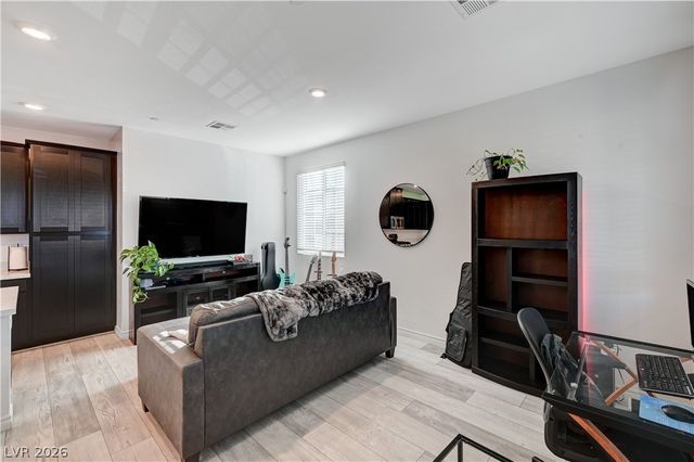 7336 North Decatur Boulevard 2, Las Vegas, NV 89131