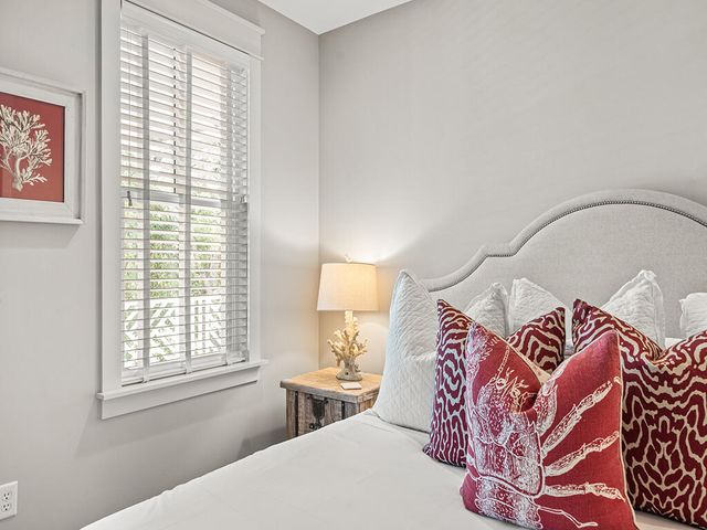 78 W Summersweet Lane, Santa Rosa Beach, FL 32459