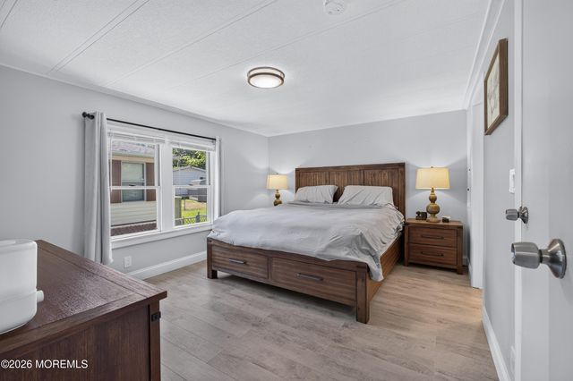 11 Short Oaks Court, Manalapan, NJ 07726