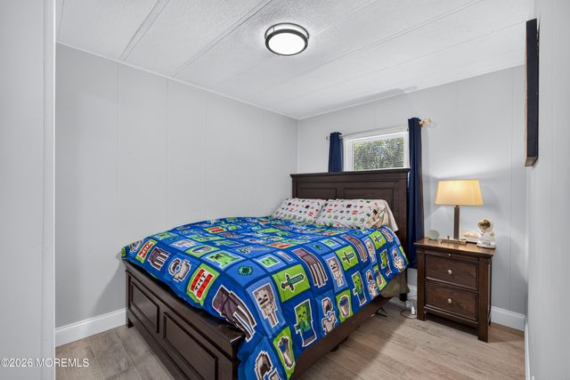11 Short Oaks Court, Manalapan, NJ 07726
