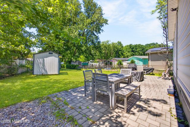 11 Short Oaks Court, Manalapan, NJ 07726