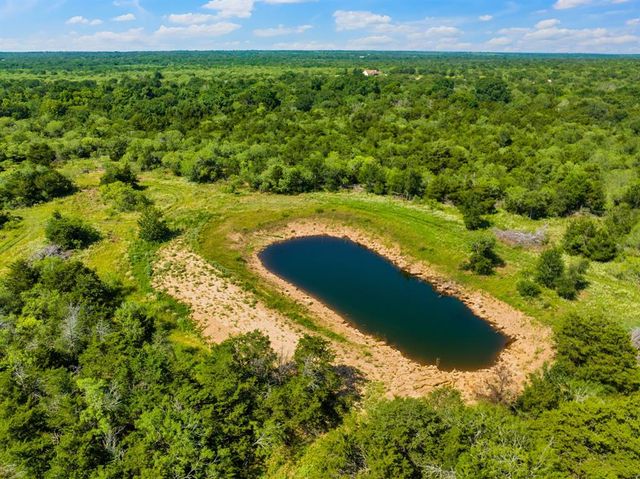 530 Chamberlin RD, Dale, TX 78616