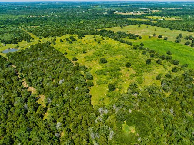 530 Chamberlin RD, Dale, TX 78616