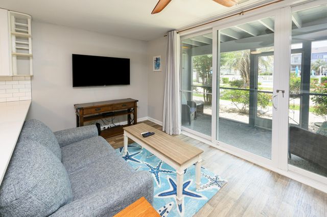 1890 Colony Dr Apt 18C, Surfside Beach, SC 29575