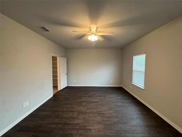 7948 Oaktown Drive, Fort Worth, TX 76131