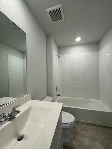 7948 Oaktown Drive, Fort Worth, TX 76131