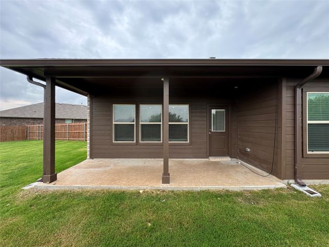 7948 Oaktown Drive, Fort Worth, TX 76131