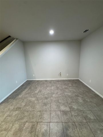 7948 Oaktown Drive, Fort Worth, TX 76131