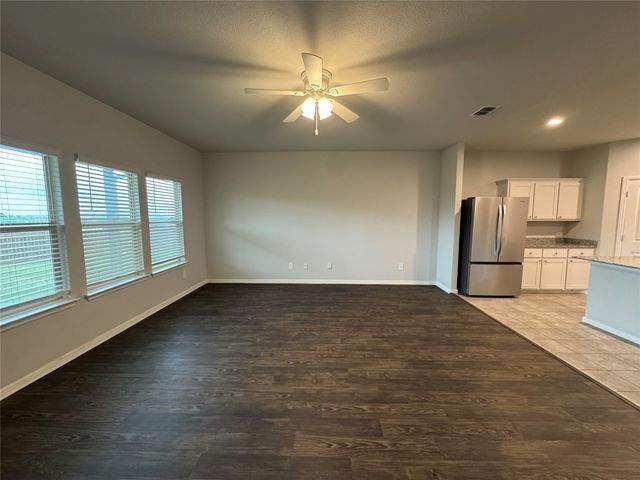 7948 Oaktown Drive, Fort Worth, TX 76131