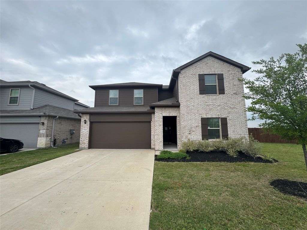 7948 Oaktown Drive, Fort Worth, TX 76131