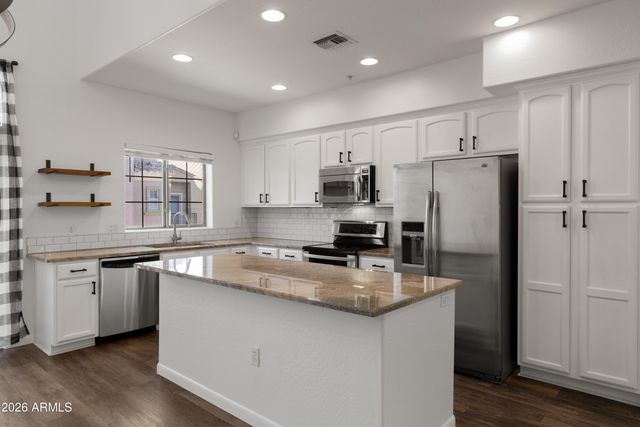 3935 E ROUGH RIDER Road 1108, Phoenix, AZ 85050