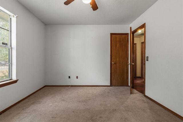 6 Meadowbrook Circle, Bentonville, AR 72712