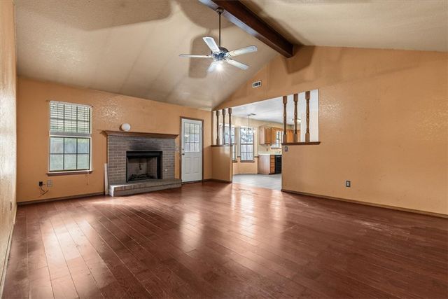 6 Meadowbrook Circle, Bentonville, AR 72712