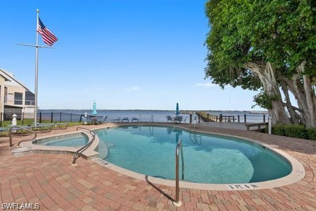 819 James ST, Fort Myers, FL 33916