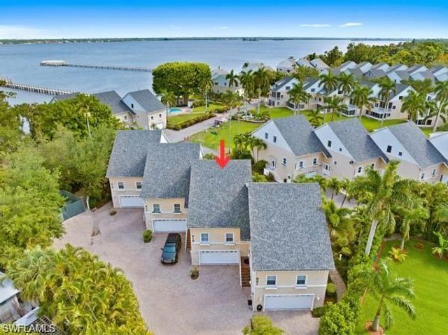 819 James ST, Fort Myers, FL 33916