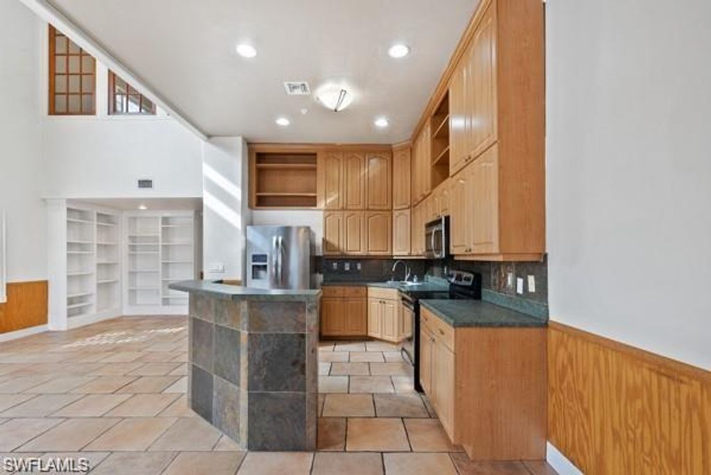 819 James ST, Fort Myers, FL 33916