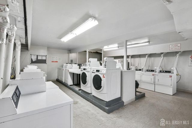 382 College Drive, Edison, NJ 08817