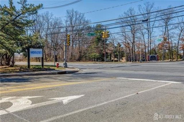 382 College Drive, Edison, NJ 08817
