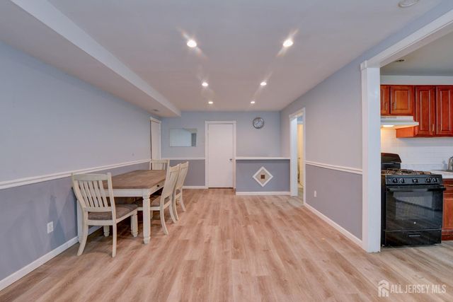 382 College Drive, Edison, NJ 08817