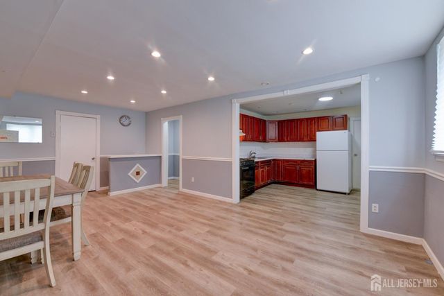 382 College Drive, Edison, NJ 08817
