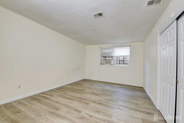 382 College Drive, Edison, NJ 08817