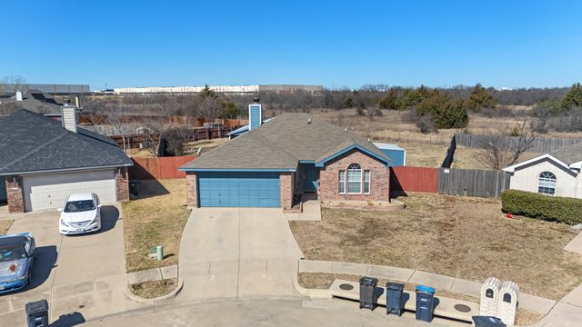 10304 Oldham Court, Fort Worth, TX 76140