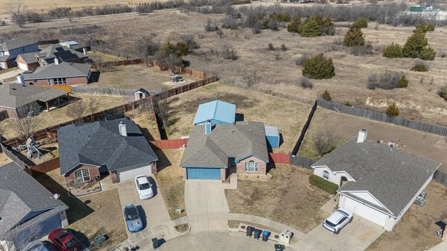 10304 Oldham Court, Fort Worth, TX 76140