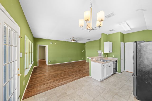 10304 Oldham Court, Fort Worth, TX 76140