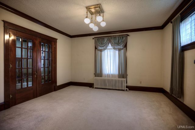 213 S Mansfield Street, Ironwood, MI 49938