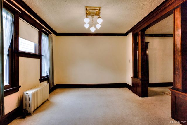 213 S Mansfield Street, Ironwood, MI 49938