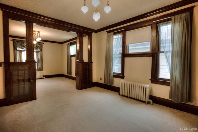 213 S Mansfield Street, Ironwood, MI 49938