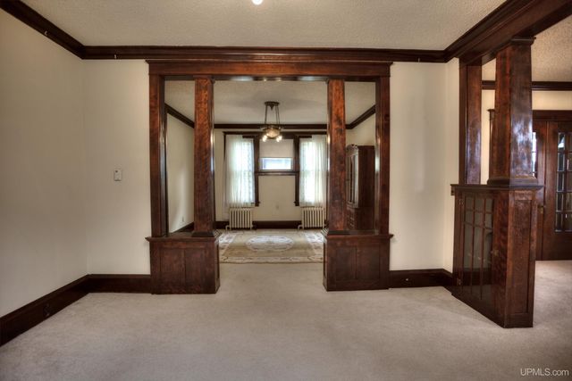 213 S Mansfield Street, Ironwood, MI 49938