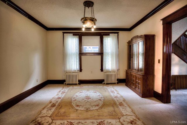 213 S Mansfield Street, Ironwood, MI 49938