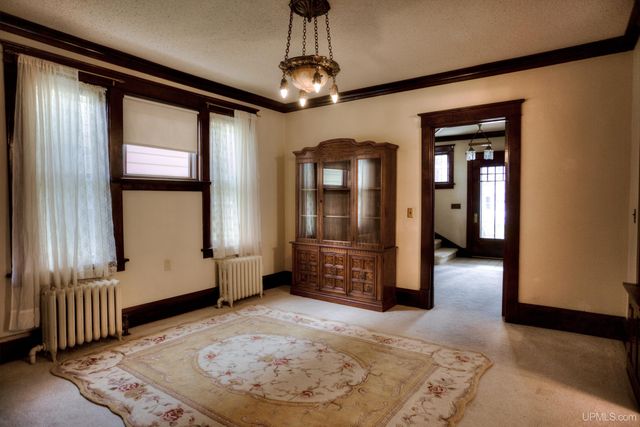 213 S Mansfield Street, Ironwood, MI 49938