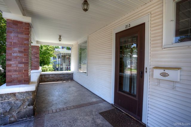 213 S Mansfield Street, Ironwood, MI 49938