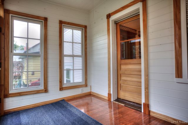 213 S Mansfield Street, Ironwood, MI 49938