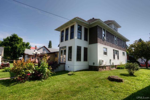 213 S Mansfield Street, Ironwood, MI 49938