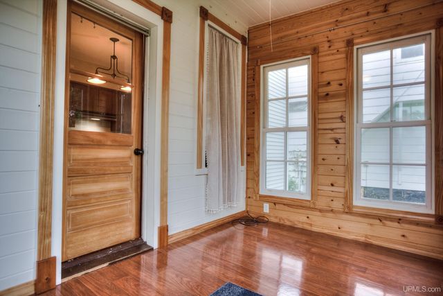 213 S Mansfield Street, Ironwood, MI 49938