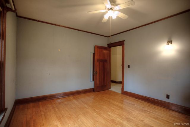 213 S Mansfield Street, Ironwood, MI 49938