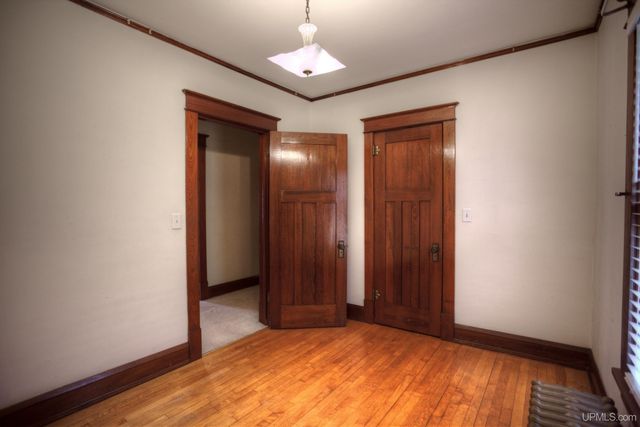 213 S Mansfield Street, Ironwood, MI 49938