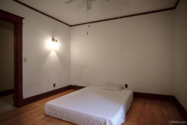 213 S Mansfield Street, Ironwood, MI 49938