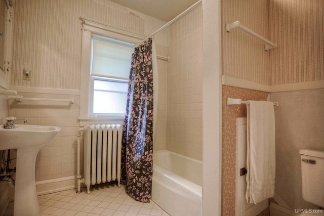 213 S Mansfield Street, Ironwood, MI 49938