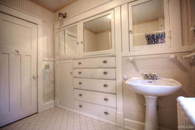 213 S Mansfield Street, Ironwood, MI 49938