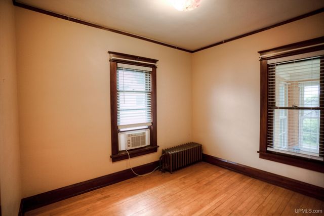 213 S Mansfield Street, Ironwood, MI 49938