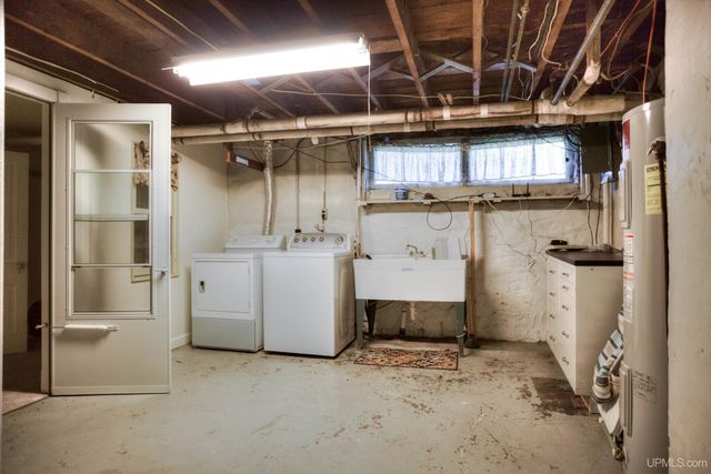 213 S Mansfield Street, Ironwood, MI 49938