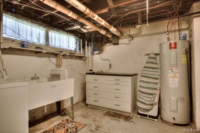 213 S Mansfield Street, Ironwood, MI 49938