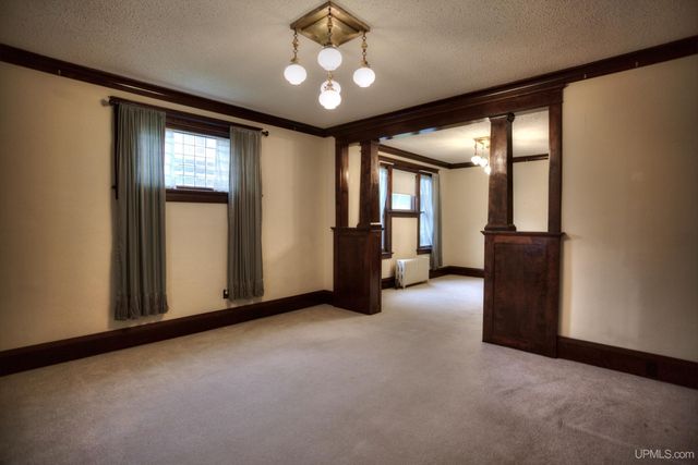 213 S Mansfield Street, Ironwood, MI 49938