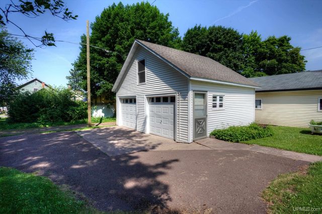 213 S Mansfield Street, Ironwood, MI 49938